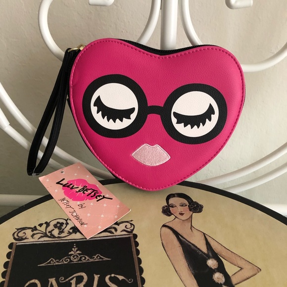 Pair of Betsey Johnson wristlets - Picture 11 of 11